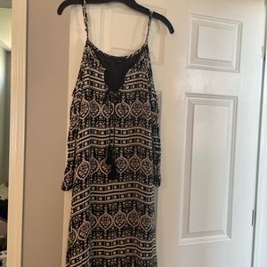 Black and white cold shoulder casual dress fully lined size small